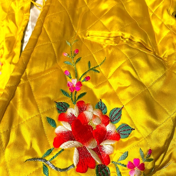 Antique embroidered Asian style coat/robe - Picture 4 of 5